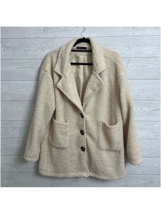 SHEIN Jackets & Blazers - SHEIN Women’s Cream Colored Mid Length Sherpa Jacket. Size 8